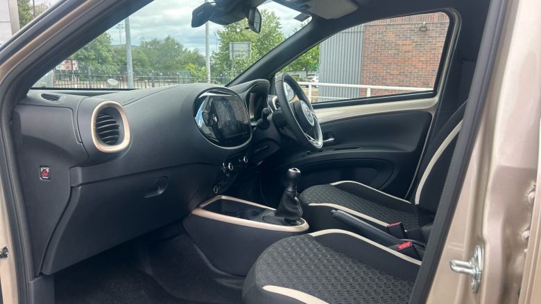 Toyota Aygo X 1.0 VVT-i Edge 5dr Petrol Hatchback